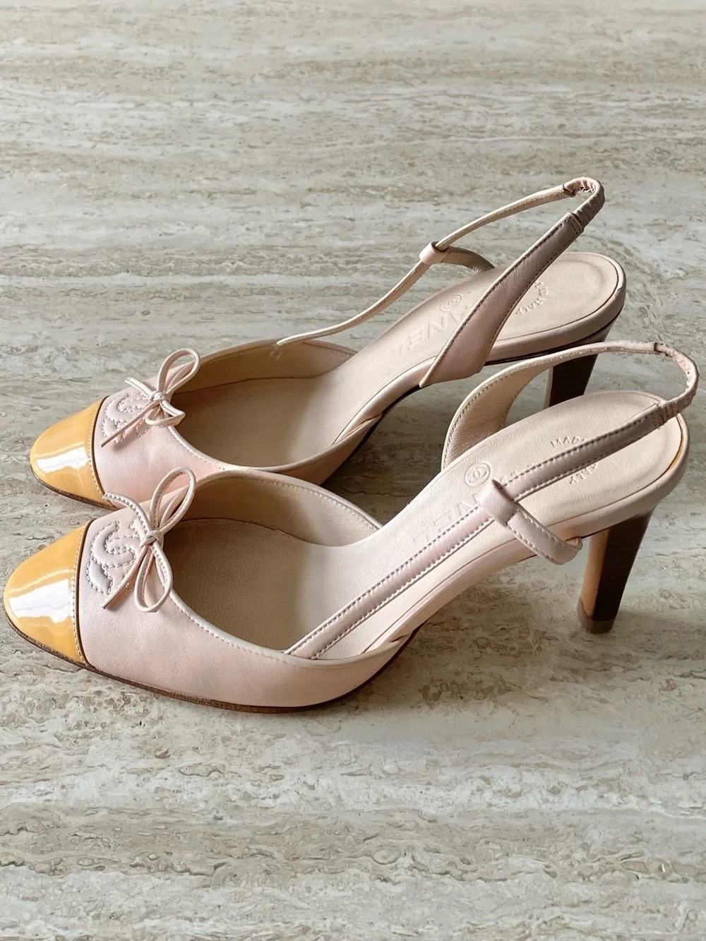 Vintage Chanel CC Bow Cap Toe Slingback Heels